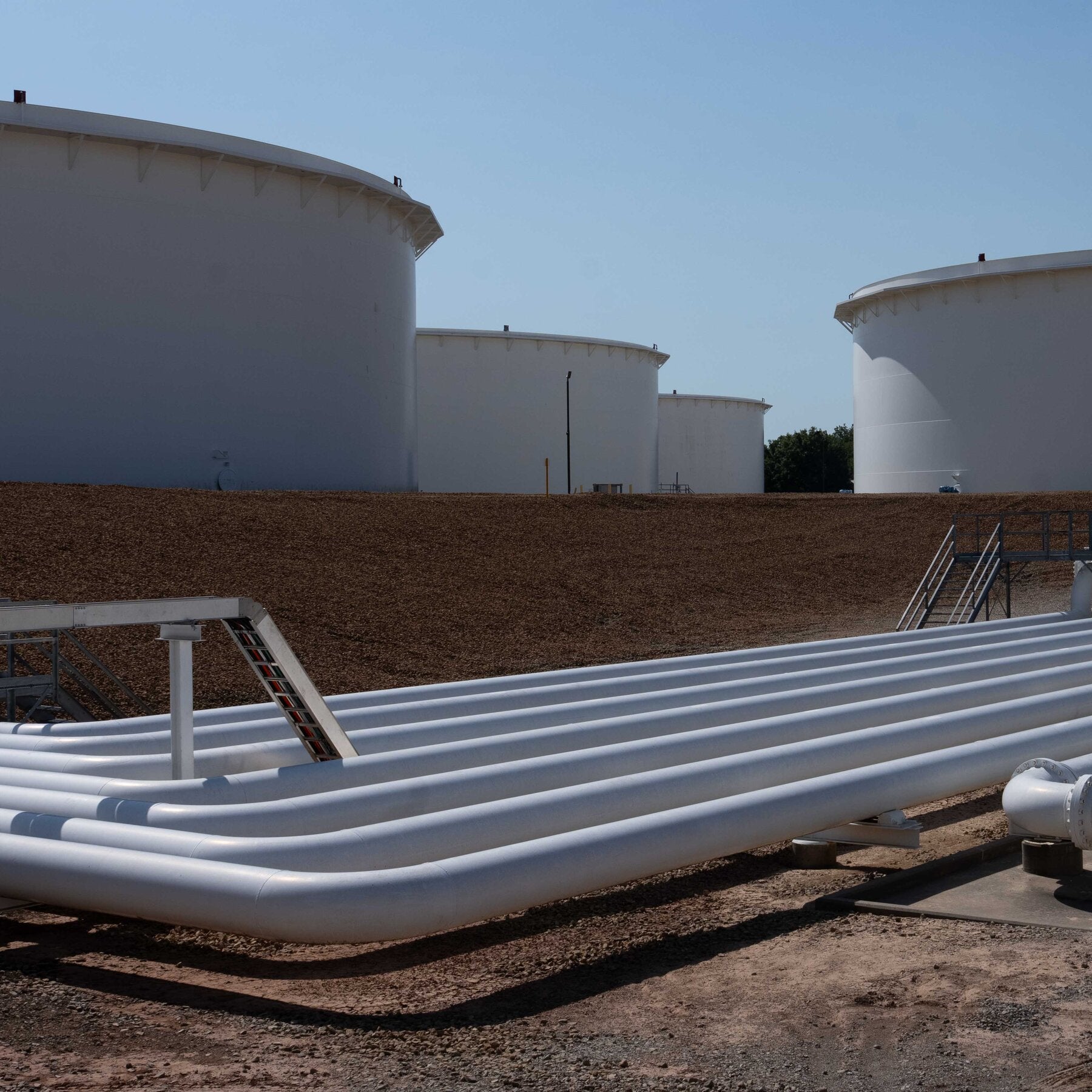Oil Is Flowing From the Persian Gulf, but Prices Remain High. Why?
